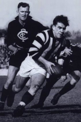 Lou Richards in action against Carlton.
