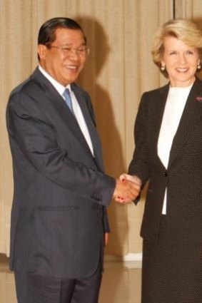 Foreign Minister Julie Bishop with Cambodian Prime Minister Hun Sen in February. 