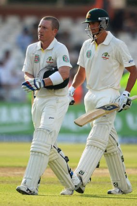 Brad Haddin (L) and Ashton Agar will lead Australia's run chase on the final with the tourists needing 137 runs for victory with four wickets in hand.