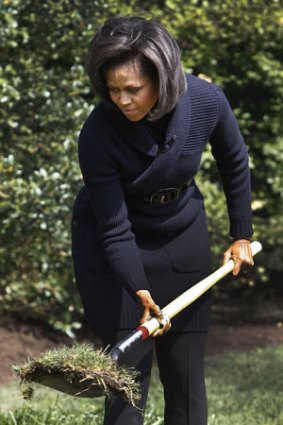 Michelle Obama starts the White House Garden.