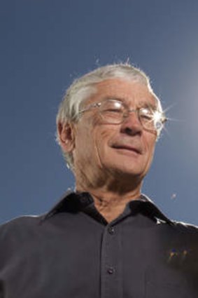 Dick Smith researches Australia's energy-consumption habits in <i>Ten Bucks a Litre</i>.