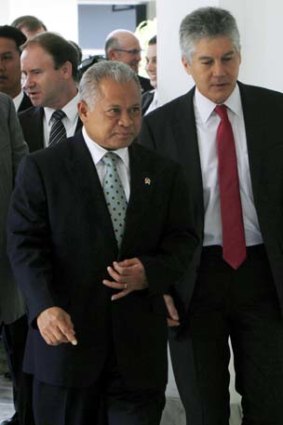 Human rights abuses discussed "in passing" ... Defence Minister Stephen Smith walks with his Indonesian counterpart, Purnomo Yusgiantoro.