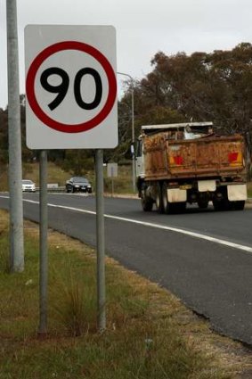 The ACT Government is putting in new speed limit signs at 164 locations across Canberra.