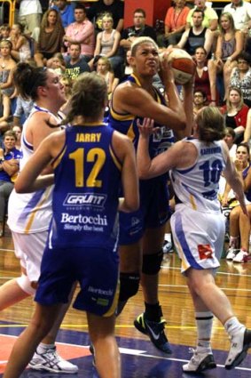 The Boomers' Liz Cambage had a 'terrible' night shooting.