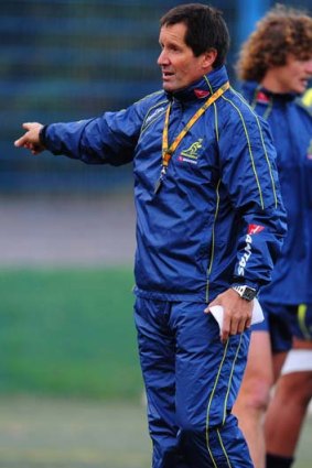 Unfair pressure &#8230; Robbie Deans calls the shots during training for Australia's Test match against Wales on Saturday. He has received the unlikely support of opposition coach Warren Gatland.
