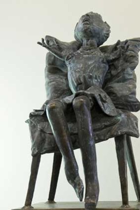 Bronze statue symbolising a thalidomide child.