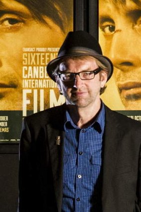 Simon Weaving has left the Canberra International Film Festival.