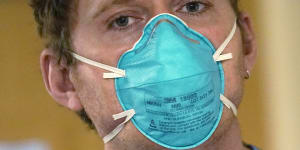 US encourages N95 mask use to prevent Omicron spread