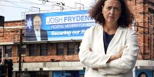 Independent Dr Monique Ryan is trying to unseat Treasurer Josh Frydenberg in the seat of Kooyong.