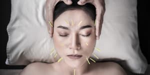 Cosmetic acupuncture has gained traction in Australia,as more people seek natural facial treatments.