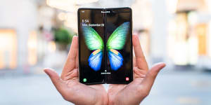 It turns out the butterfly,beautiful and delicate,may have been the perfect choice of logo for the Galaxy Fold. 