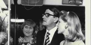 In 1978,then NSW premier Neville Wran launched the Australian Museum exhibition train which would tour country NSW. Pictured inspecting the train are (l to r) Pat McDonald,Mr Wran and Liza Juska,also of the Australian Museum. 
