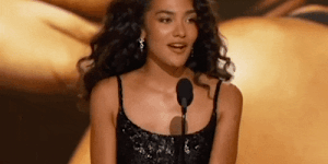 Olivia Dean gives a heartfelt speech at the Grammy Awards.