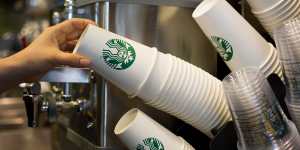 Why Starbucks is crashing in the US,but booming in Australia