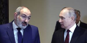 Russian President Vladimir Putin,right,and Armenian Prime Minister Nikol Pashinyan in November.