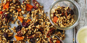 Puffed rice,pecan and maple granola with optional coriander seeds.