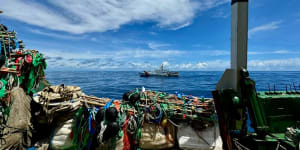 US Coast Guard boards Chinese fishing boats near Pacific island