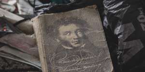 A book of Alexander Pushkin’s poetry remains amid debris in a damaged apartment in Donetsk Oblast,Ukraine,in January. 