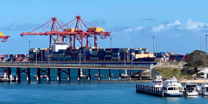Fremantle Port will return to full capacity after Qube workers end industrial action.