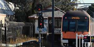 Sydney Trains running red lights put commuters at risk