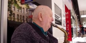 Donors come to aid of veteran vision-impaired Queen Street Mall busker