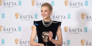 LONDON,ENGLAND - FEBRUARY 19:Cate Blanchett poses with the Leading Actress Award for her performance in ‘Tár’ during the 2023 EE BAFTA Film Awards,held at the Royal Festival Hall on February 19,2023 in London,England. (Photo by Dominic Lipinski/Getty Images) d