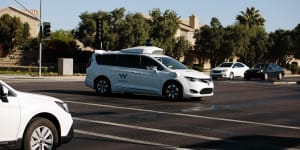 Wielding rocks and knives,Americans attack self-driving cars