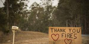A sign thanking the fire fighters at Yarravel. 