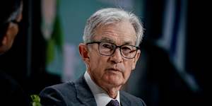 Banks weigh down flat ASX;Transurban to cut 300 jobs