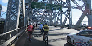 The Story Bridge Active Travel Alliance arranged a “bike bus” ride over the bridge.
