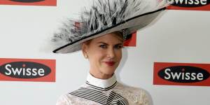 In 2012 Nicole Kidman reinforced the black and white dress code in a tribute to Audrey Hepburn’s ‘My Fair Lady’ ensemble,created by L’Wren Scott.