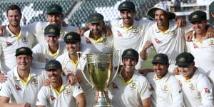 Australia celebrate their 2022 series victory in Pakistan.