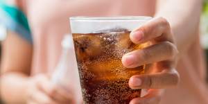 Are artificial sweeteners helpful or harmful? Even experts are torn