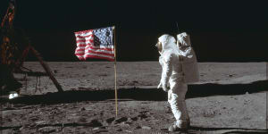 As boomers took a walk on the wild side,astronaut Buzz Aldrin and Neil Armstrong took a stroll on the moon. 