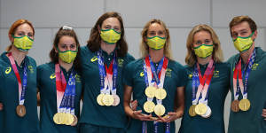 Medallists Emily Seebohm,Kaylee McKeown,Cate Campbell,Emma McKeon,Ariarne Titmus and Izaac Stubblety-Cook.