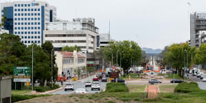 Canberra population sprints past 420,000,new figures show