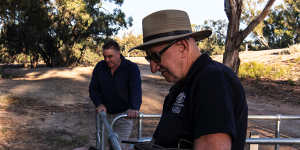Graeme McCrabb and Richard Unsworth monitoring oxygen and temperature levels in the Menindee Lakes.