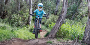 Mountain biking in Thredbo,NSW:Snowy Mountains trail for beginners