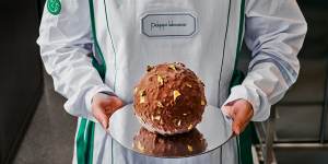 The space allows Pidpaipo to make more products like its own chocolate and new ice-cream cakes,such as the Rocher Cake.