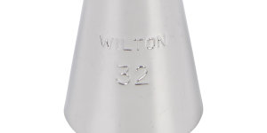 Wilton French star piping tips are widely available at kitchen equipment stores,or online. 