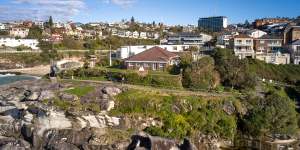 Adman David Droga has no need for any costly consolidation given Lang Syne in Tamarama is set on 1100 square metres.