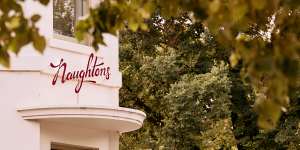 Naughtons Hotel