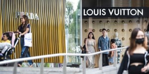 Orchard Road boutiques,golf clubs,prestige properties and luxury car dealerships are among the Singapore businesses seeing an influx of Chinese money.