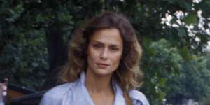 Lauren Hutton’s refined and timeless look from the late ’60s is an inspiration to Nicole.