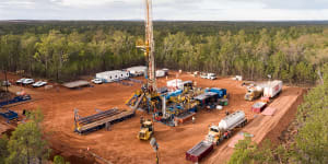 Senex has signed up more gas customers to its stalled $1b Atlas expansion project in Queensland. 