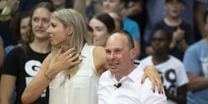 Canberra Capitals re-sign championship coach Paul Goriss