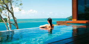 Qualia plunge pool.