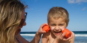 Solmates’ refillable applicator may help reduce the hassle of applying sunscreen to kids.