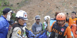 Indonesian landslide kills dozens,wipes away houses