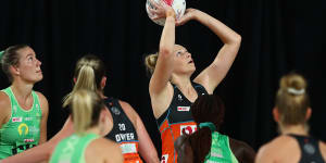 Jo Harten of the Giants lines up another goal against West Coast Fever in Brisbane.